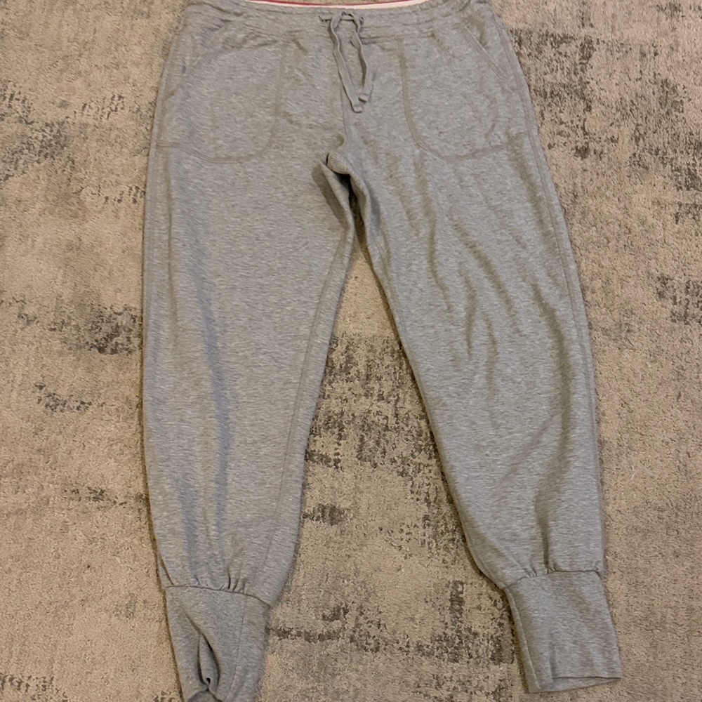Women's Patagonia Gray oversized Sweatpants Small will fit Large fitted.